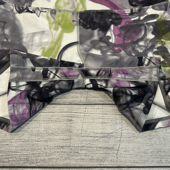 🍋Women’s Lululemon Throwback Print Align High Rise Short 6” size 12🍋 - Picture 6 of 13